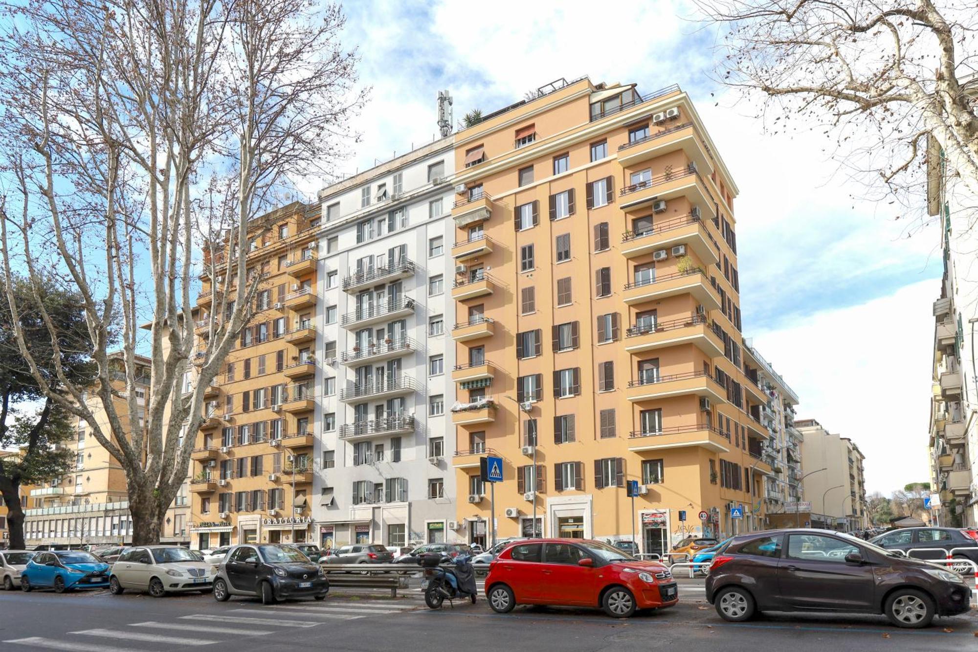 Piramide Deluxe Apartment Рим Екстериор снимка